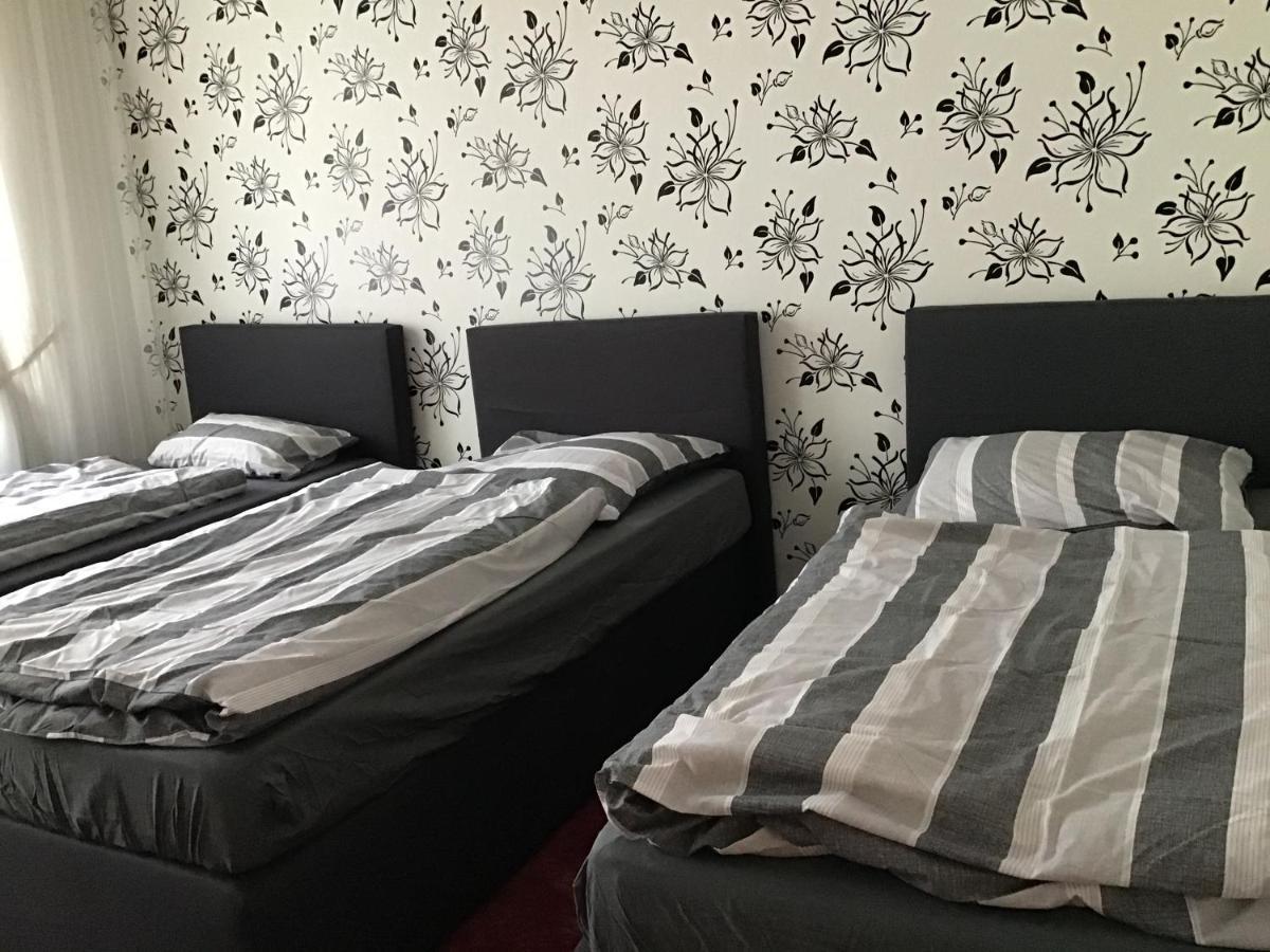 Apartment Bis Zu 8 Einzelbetten Stellplatz Wifi เอสเซน ภายนอก รูปภาพ