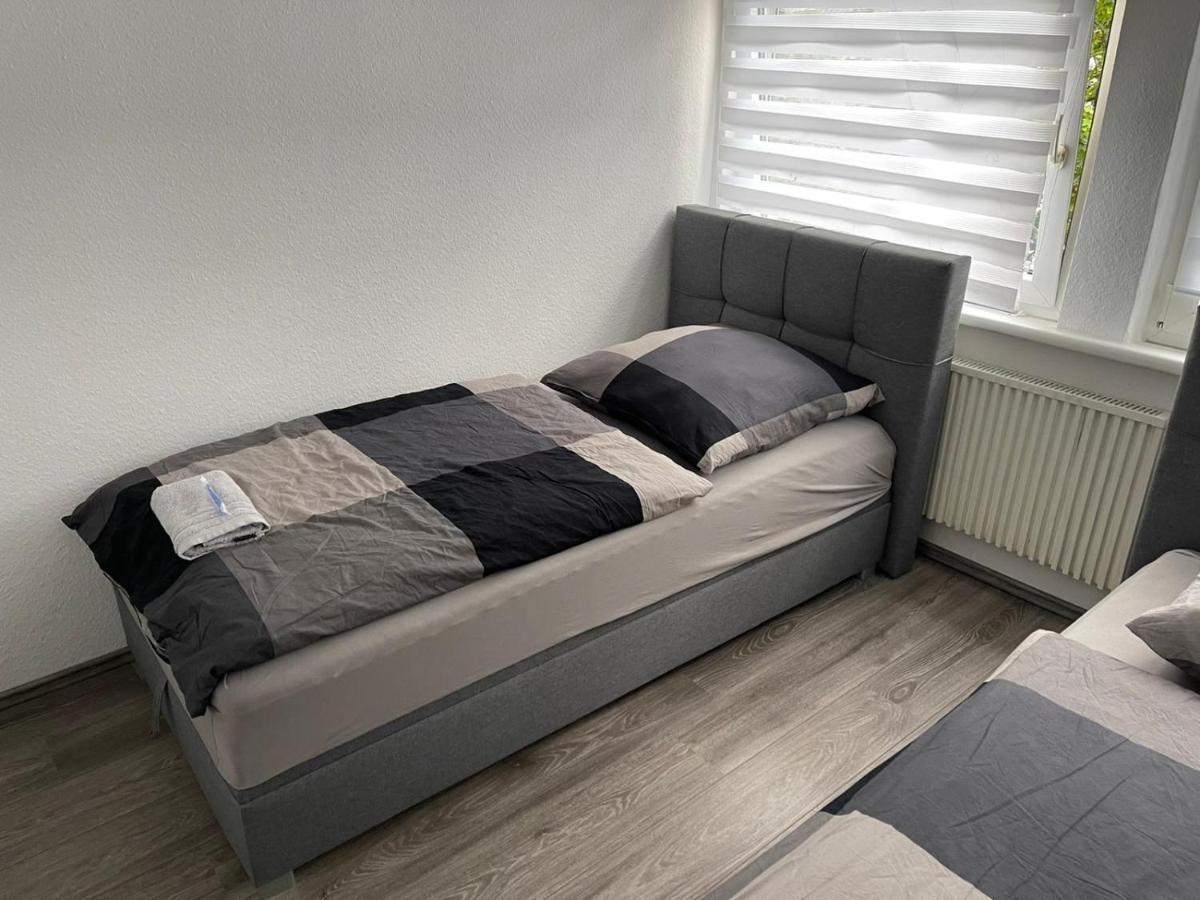 Apartment Bis Zu 8 Einzelbetten Stellplatz Wifi เอสเซน ภายนอก รูปภาพ