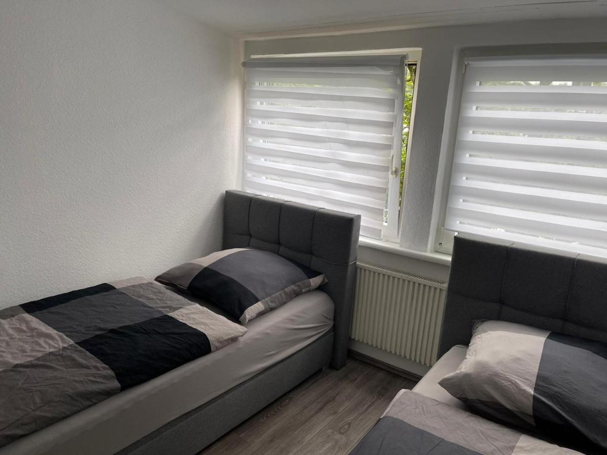 Apartment Bis Zu 8 Einzelbetten Stellplatz Wifi เอสเซน ภายนอก รูปภาพ